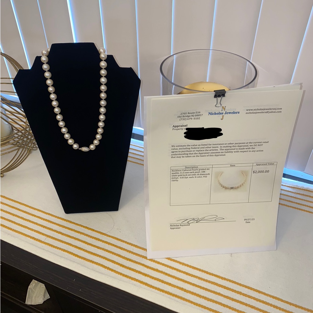 Cultured Aa Graded Pearls 18k White Gold Lock Set With 10 Diamonds 1450$